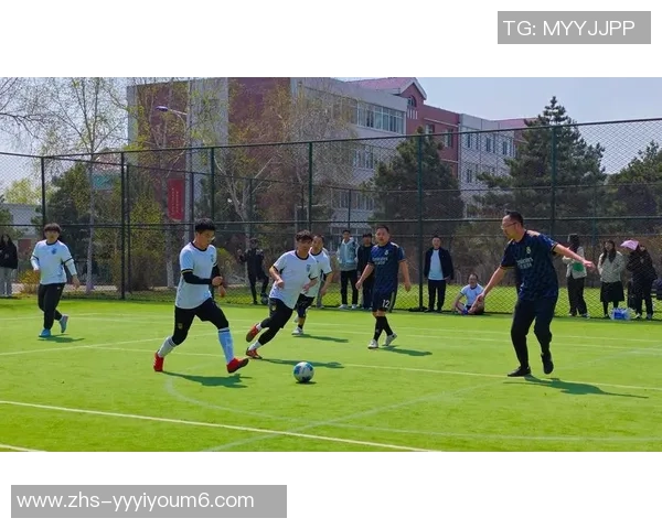 足球马冲冲带你领略绿茵场上的激情与梦想尽情享受每一个进球瞬间的快乐与感动